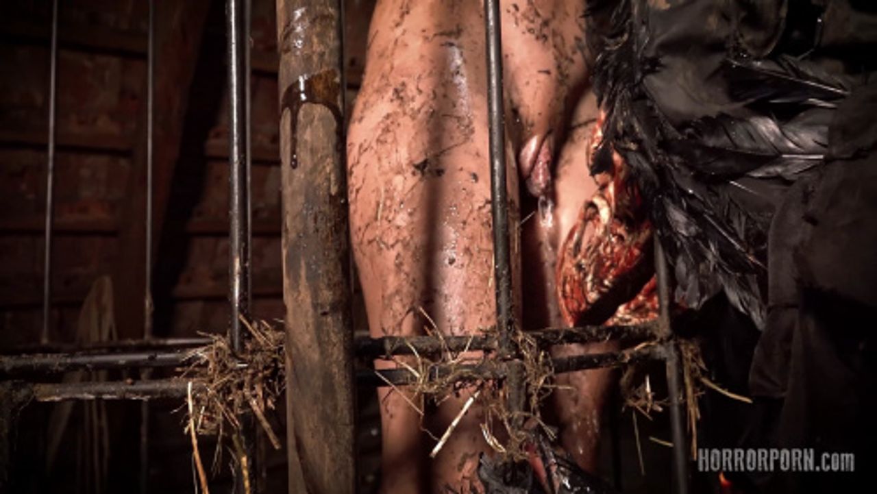 HorrorPorn E55 Nicole Love Lord Peckerclaw XXX 2160p MP4-P2P [XC]